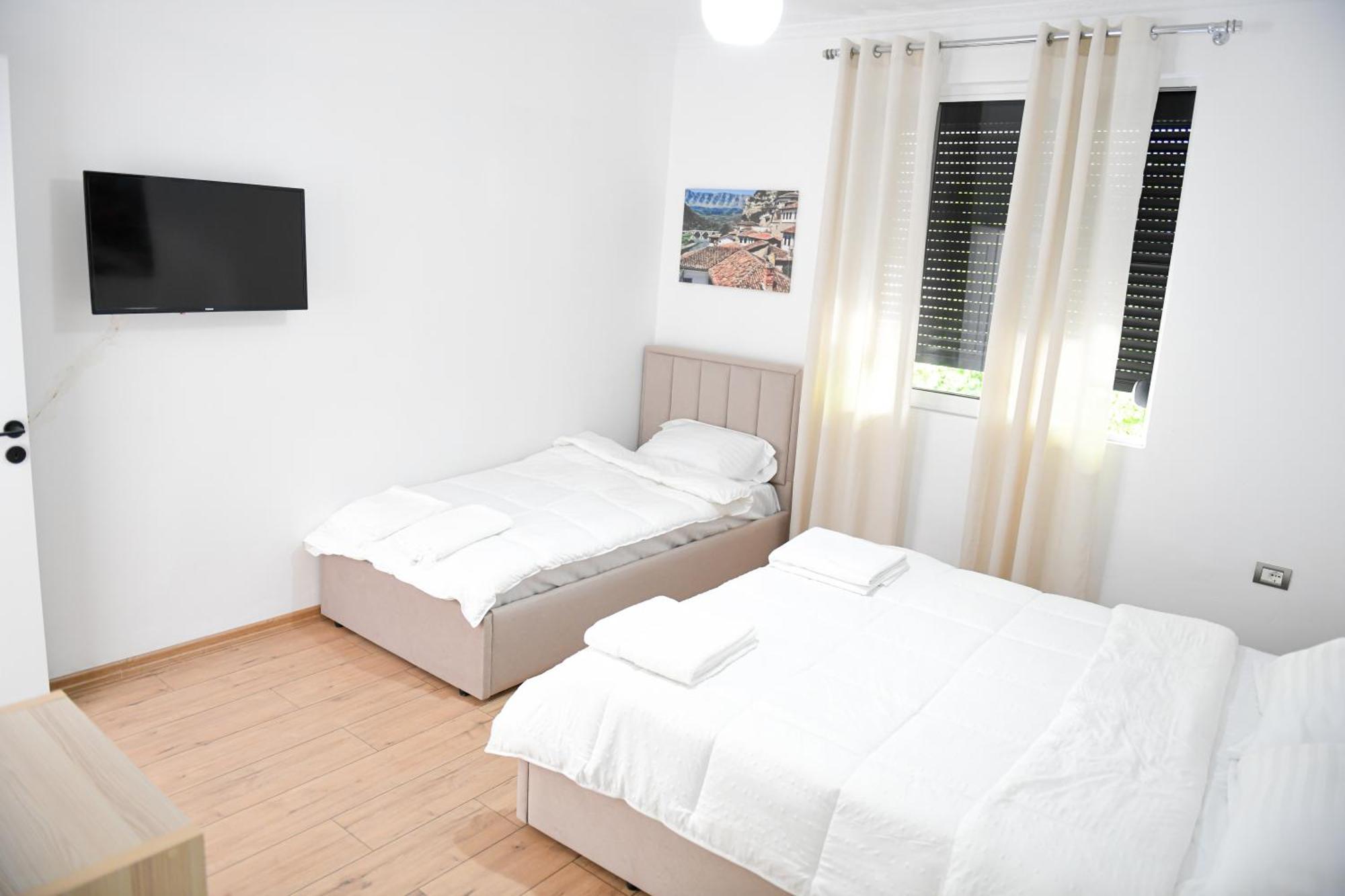 Hotel Villa Edis Берат Екстериор снимка