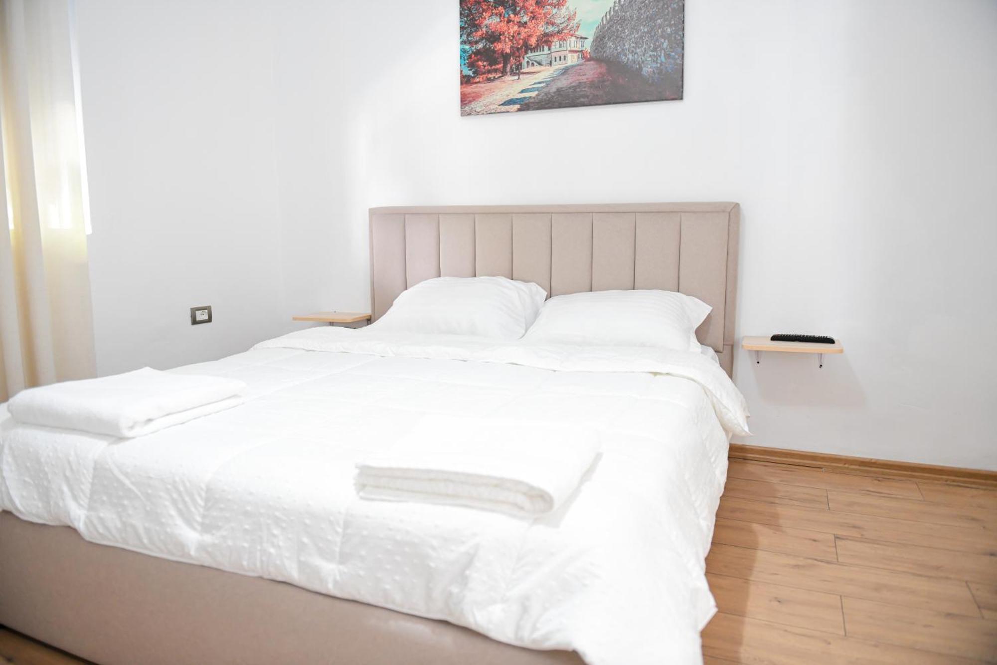 Hotel Villa Edis Берат Екстериор снимка