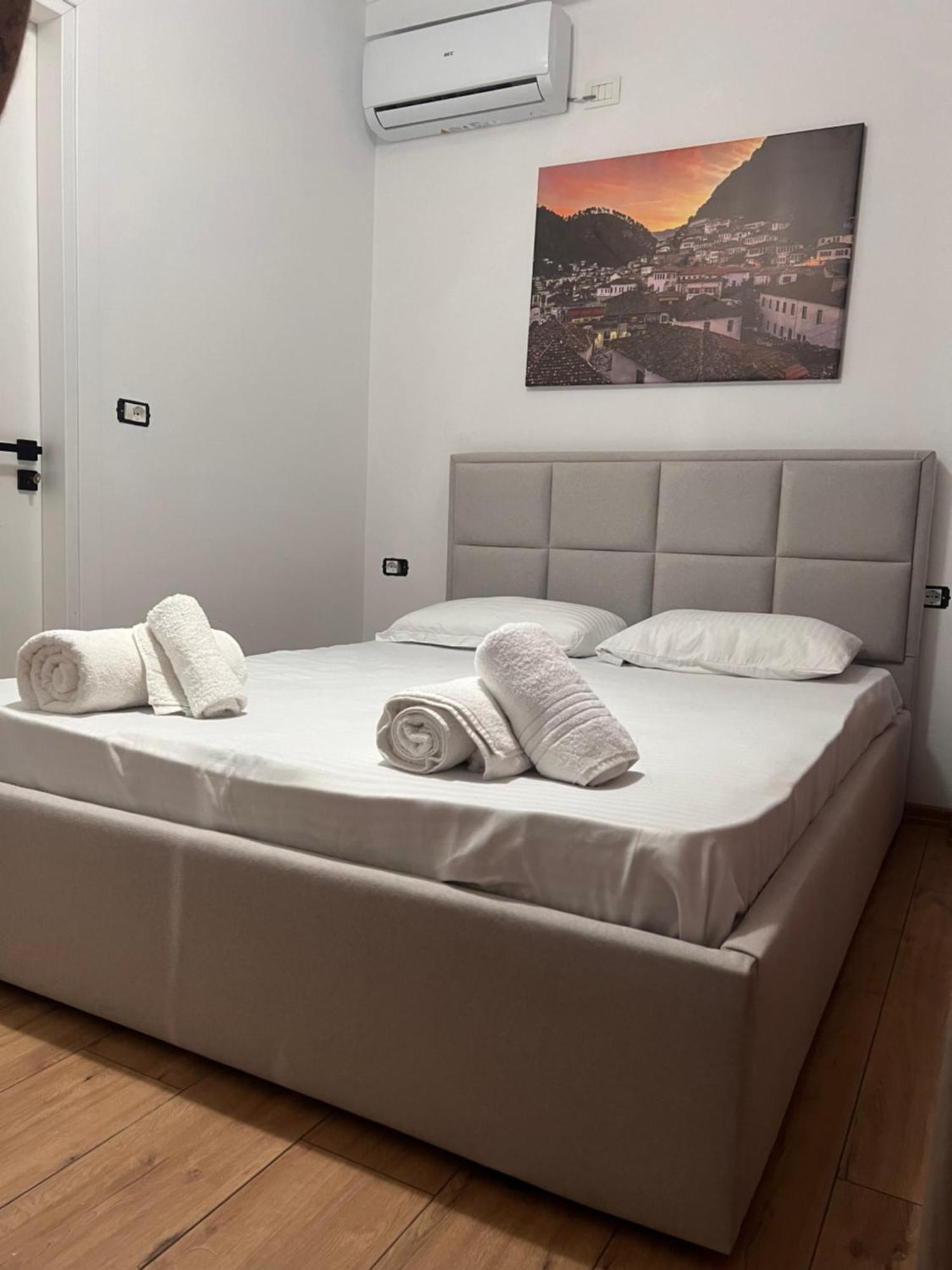 Hotel Villa Edis Берат Екстериор снимка